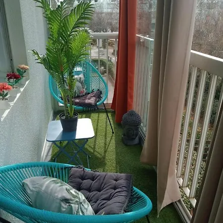 Apartment A 100 M De La